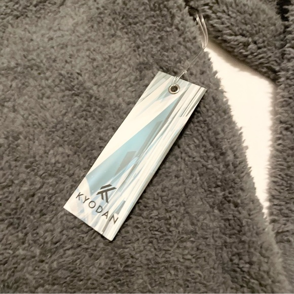 Kyodan Fuzzy Sweater and Pants Set Girls Size Medium 10/12 - Picture 3 of 16